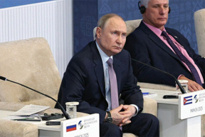 С каким лицом Путин слушал доклад своего союзника в Минске