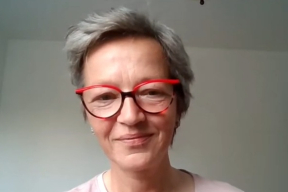 Славникова: «Как воробушки, на всех поверхностях, сидят женщины. Когда приближалось время отбоя, складывался «тетрис»