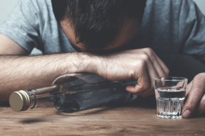 Романчук: «Отработали холопы — и пора в землю сырую»