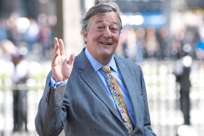 Стивен Фрай: «Если мои демоны покинут меня, боюсь, с ними улетят и мои ангелы»