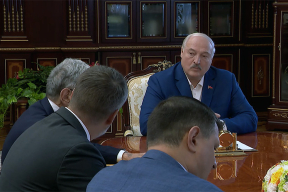 «Кое-кто депортирует заложников потому, что он их боится»