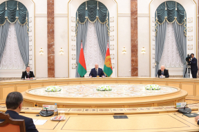 Лукашенко ответил «Володе, которого сыном считал» на реплику про стариков