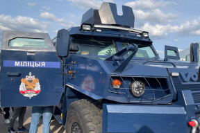 «Беларуские артисты, видимо, до хедлайнеров не дотягивают». День города в милицейском стиле