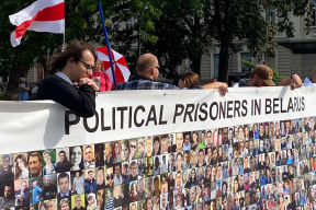 «Сегодня с нами люди, освобожденные из плена»: сердцеразрывающая акция солидарности в Вильнюсе