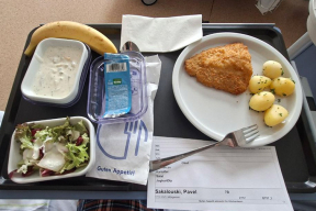 «Для каждого был свой телевизор – с наушниками, чтобы не мешали друг другу»