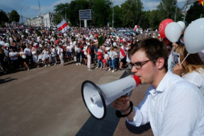 Конвейер репрессий. Пенсионерку из Минска отправили в колонию на четыре года за комментарии в интернете. В Гомеле осудили предпринимателя, который в 2020-м вывел людей на площадь