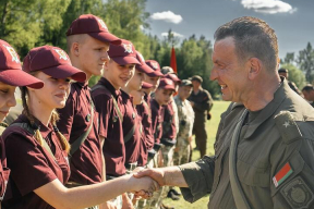 «Бюро»: Благотворительный фонд Карпенкова обеспечил его невестку и жен силовиков