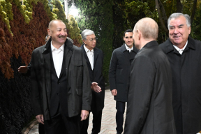 Почему Лукашенко не пошел на прогулку с лидерами стран СНГ?