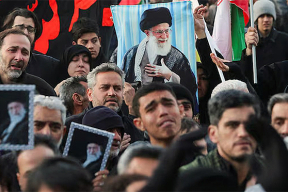 Прощание с аятоллой Хаменеи отложили. Пентагон заявил об успешной атаке на иранский военный корабль у берегов Шри-Ланки (обновляется)