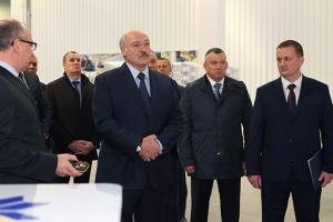 Коммерсантъ: Лукашенко попросил у России помощи в борьбе с инфекцией
