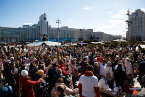 Сотни католиков в одном месте – в Минске отметили Вербное воскресенье