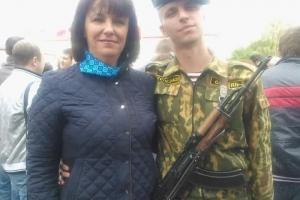 Мать Романа Бондаренко требует возбудить дело за прослушку и наказать Азаренка