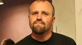 Конвейер репрессий. Силовики угрожают беларусам, которых «прорвало» после освобождения политзаключенных. Речицкого активиста приговорили к 10 годам колонии