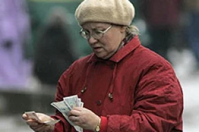 Половина белорусов опасается обнищания и не верит бодрым заверениям властей