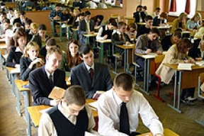 Школьные экзамены хотят превратить из спектакля в показуху