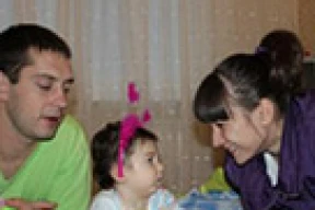 Родители берут кредит под 34% — лечить сына в Китае. В Беларуси отказали