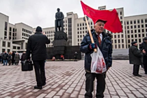 Пионеры, Ленин с венками, комсомольские песни