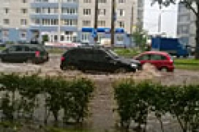 В Перми 30-метровый фонтан фекалий затопил завод и остановил поезда