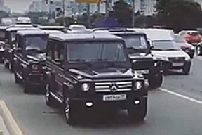 «Если ни полушки не заработавший человек демонстративно рассекает плебеев своим Гелендваген, он в жизни не пропадет»