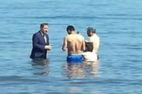 Кандидат в депутаты в Турции вызвал фурор на пляже