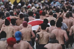 У «Забегу сапраўдных мужчын» удзельнічаў чалавек з бел-чырвона-белым сцягам