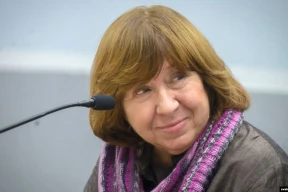 «Дзяржава робіць злачынства». Алексіевіч пра даплаты медыкам за працу з хворымі на каранавірус