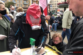 Воскресный пикет на Комаровке: живенько, но без Тихановской и без больших очередей