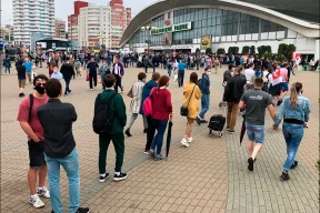 Пикет на Комаровке: несколько очередей, рядом дежурили автозаки