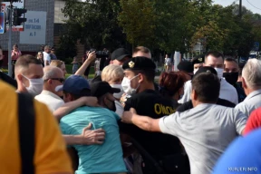Слуцкая учительница о разгоне митинга ОМОНом: «Выходит, специально спровоцировали бойню»