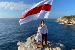 Беларуска прайшла па канаце над Ціхім акіянам зь бел-чырвона-белым сьцягам
