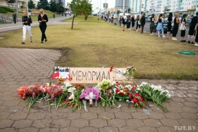 Что отвечают коммунальники на жалобы о мусорном баке на месте гибели Тарайковского