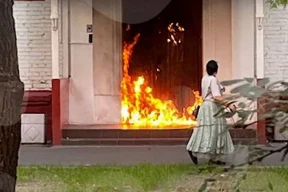 Неизвестные вынуждают пожилых россиян поджигать военкоматы. Как работает эта схема?