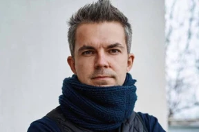 Конвейер репрессий. Донос на писателя Сашу Филипенко написал его дед. Почти 300 человек подверглись преследованиям за продуктовую помощь. Политзаключенного второй раз будут судить за донаты, несмотря на космические откупные