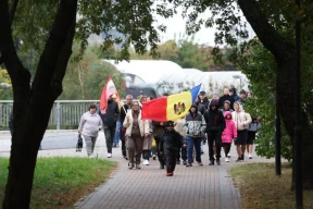 Выборы в Молдове: кто побеждает и зачем избирателей свозили автобусами из России в Беларусь