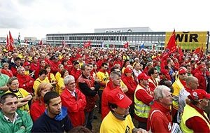 В Германии начались акции протеста профсоюзов против увольнения рабочих Opel 